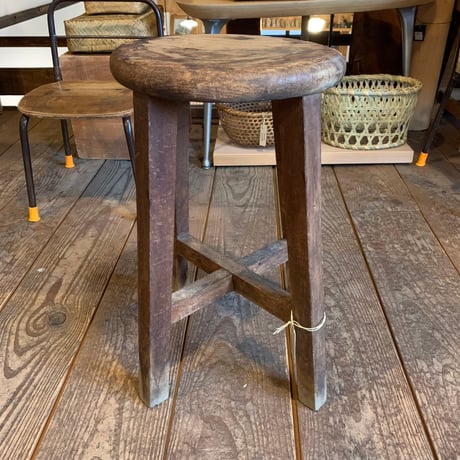 杉材 古い丸椅子　スツール チェア プリミティブ 古民具 骨董 古家具 古道具 杉材 古い丸椅子 スツール チェア プリミティブ 古民具 骨董 古家具