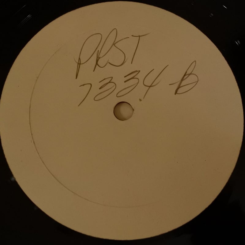 ERIC DOLPHY OUT TO 　us 両面　van gelder あり ERIC DOLPHY OUT TO us 両面 van gelder あり - メルカリ