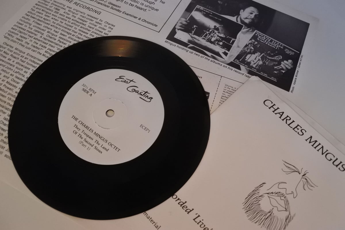 【最終価格】チャールス・ミンガス他 サイン入りレコード Yahoo!オークション -「チャールズミンガス」(レコード) の落札