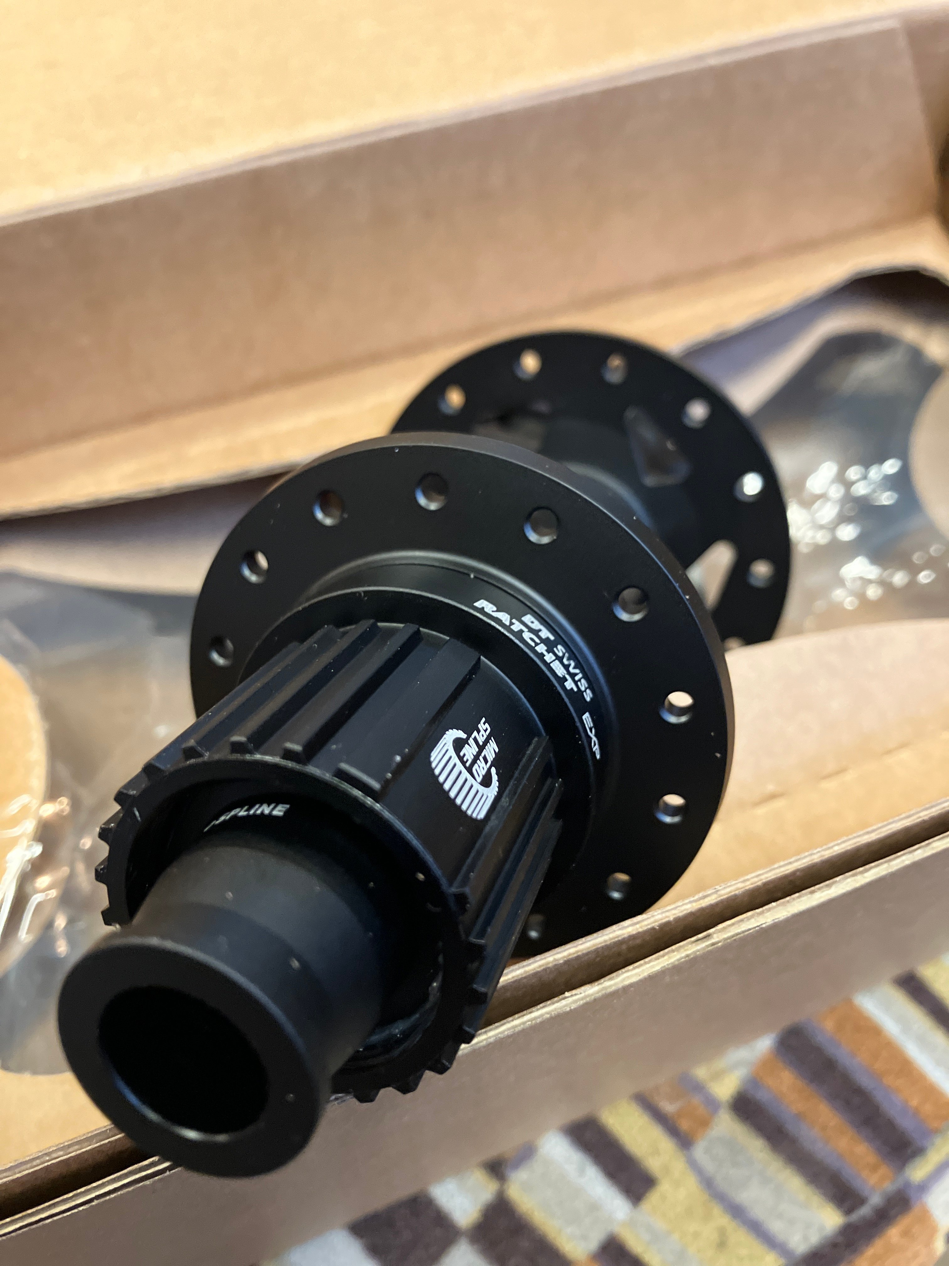DTSwiss 240 12x148 Boost シマノマイクロスプライン スターラチェット5