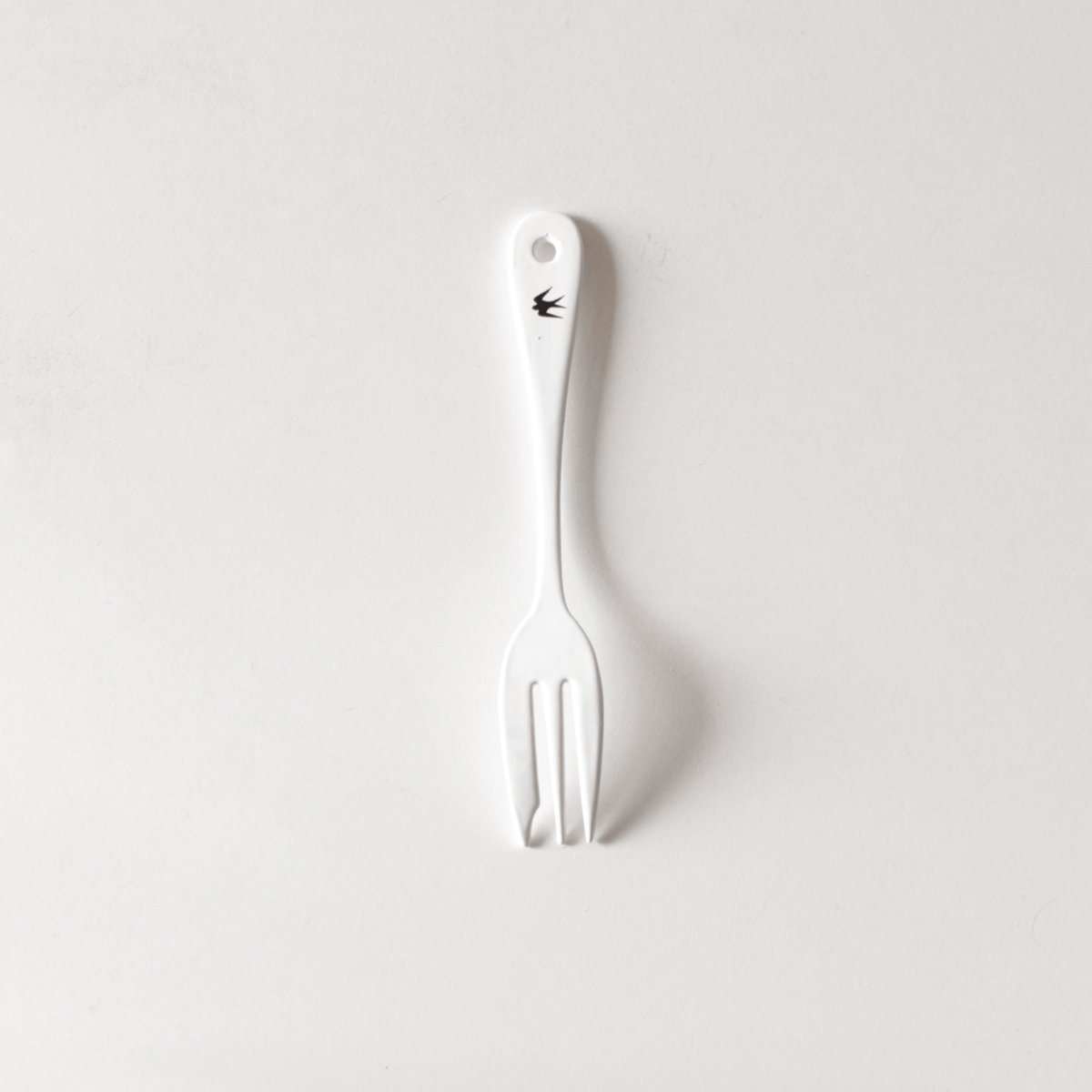 TSUBAME Flatware（小）White | GLOCAL STANDARD PROD