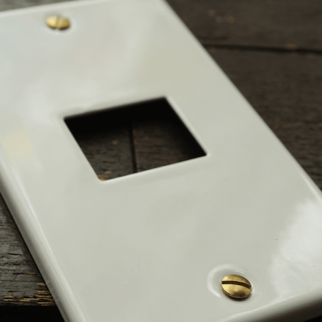 Switch plate 1口