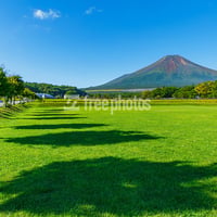 山中湖花の都公園 芝生広場からの富士山［山中湖村］