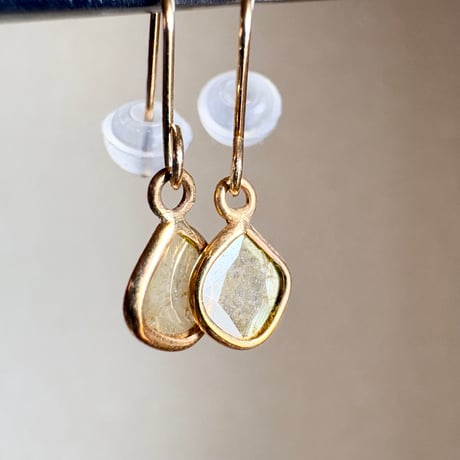K18YG 天然ダイヤモンド スライスダイヤモンド　フックピアス　diamond