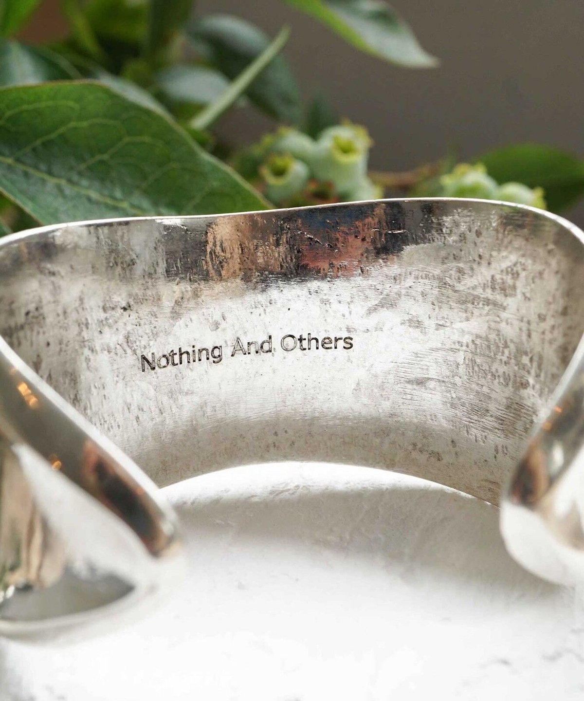 ナッシングアンドアザーズ エッジバングルEdgeBangle ナッシングアンドアザーズ エッジバングルEdgeBangle Nothing