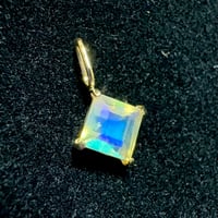 K18 天然石オパール　スクエア　　18金イエローゴールド　ペンダントトップ　チャーム　opal SQ