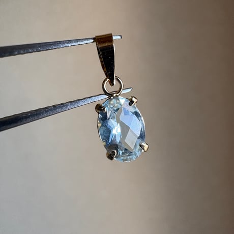 K18 天然石アクアマリン　5×7 ペンダントトップ　チェッカーカット　18金