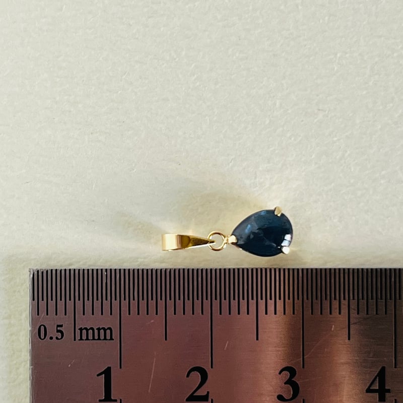 K18YG 天然石サファイア ペンダントトップ PEARカボション K18YG 天然石サファイア ペンダントトップ PEARカボション