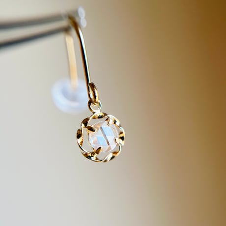 【スペシャルセール☆】 K18 天然ダイヤモンド 0.20ct デザインフックピアス　diamond