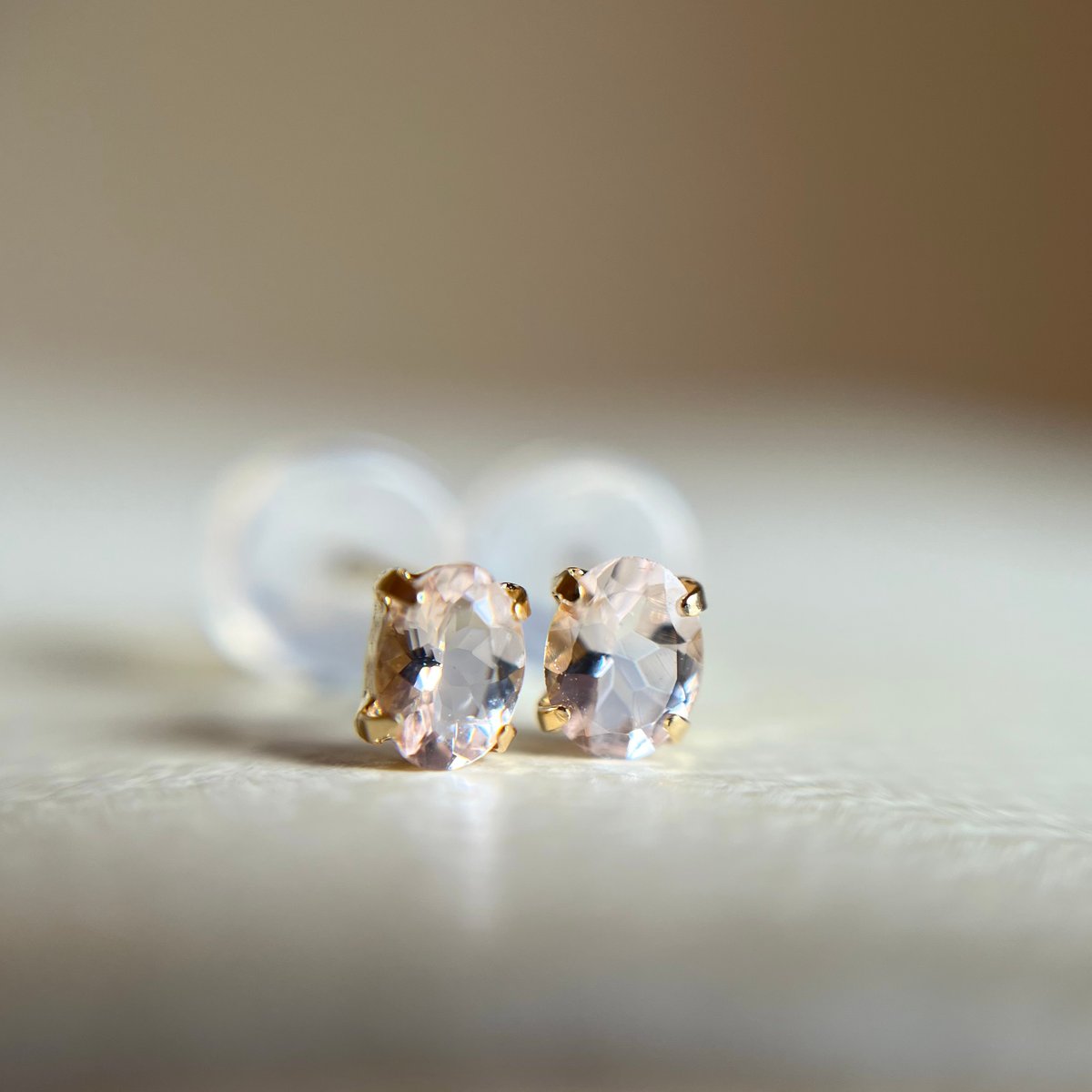 K18 天然石モルガナイト ピアス オーバル18金 morganite | La