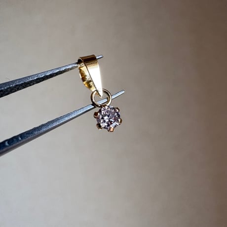 K18YG 希少☆天然ピンクダイヤモンド　0.06ct ペンダントトップ　18金イエローゴールド