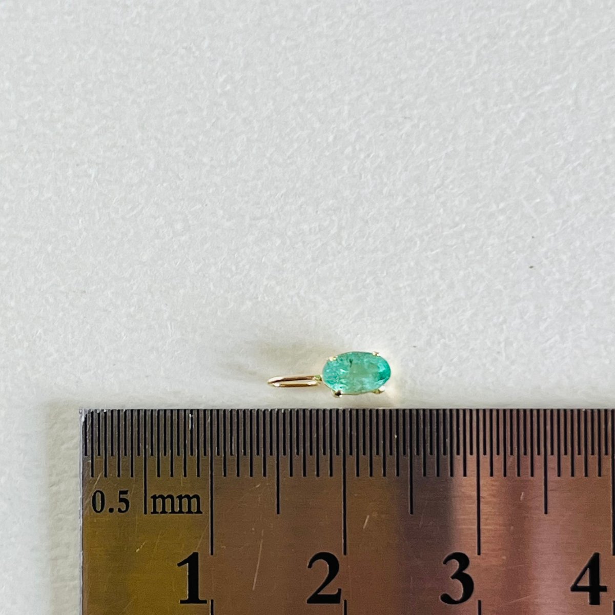 K18 エチオピア産天然エメラルド ペンダントトップ 18金イエロー
