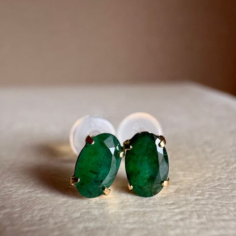 K18 天然石エメラルド ピアス　18金イエローゴールド　emerald  oval