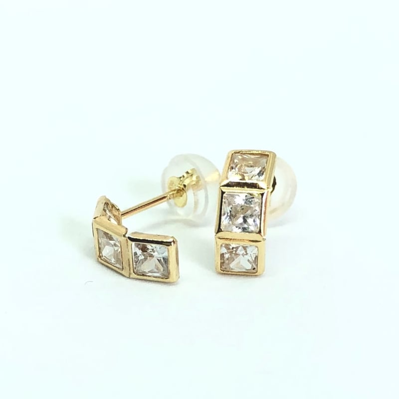 K18 スクエアカット 3連CZダイヤモンドピアス | La Melodia
