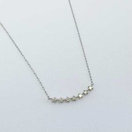 Pt900天然ダイヤモンド 0.10カラット　ネックレス　ライン　スマイル　ネックレス　プラチナ900　0.10ct