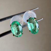 K18 コロンビア産 天然エメラルド オーバル ピアス 18金イエローゴールド