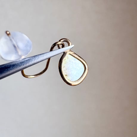K18YG 天然ダイヤモンド スライスダイヤモンド　フックピアス　diamond