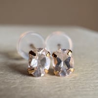K18 天然石モルガナイト　ピアス　オーバル18金 morganite