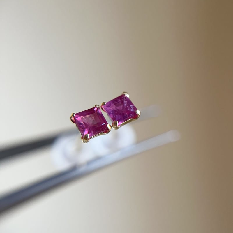 タイムセール☆】 K18 天然石ルビー スクエア ピアス 18金イエロー