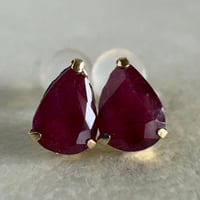 K18 天然石ルビー　ペアシェイプ　ピアス　18金イエローゴールド　ruby pear