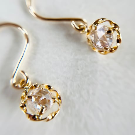 【スペシャルセール☆】 K18 天然ダイヤモンド 0.20ct デザインフックピアス　diamond