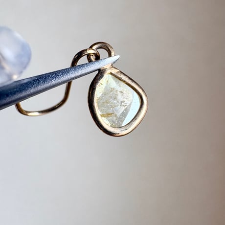 K18YG 天然ダイヤモンド スライスダイヤモンド　フックピアス　diamond