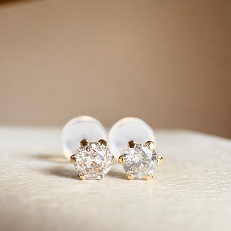 K18 18金イエローゴールド　天然ダイヤモンド　0.32ct ピアス　diamond