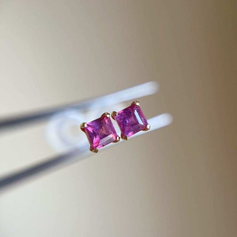 タイムセール☆】 K18 天然石ルビー スクエア ピアス 18金イエロー