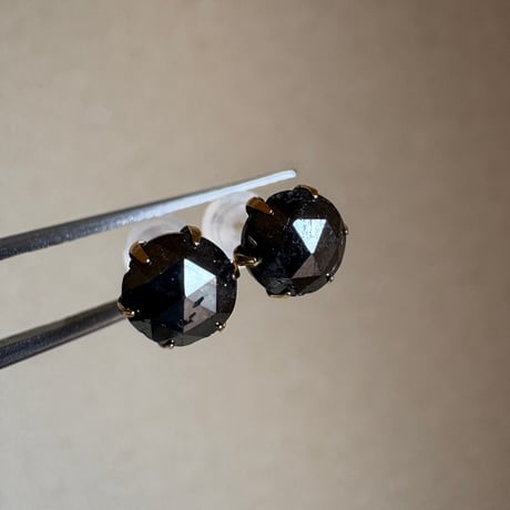 K18 大粒♪天然ブラックダイヤモンド 1.80ct  ピアス　レディース　メンズ