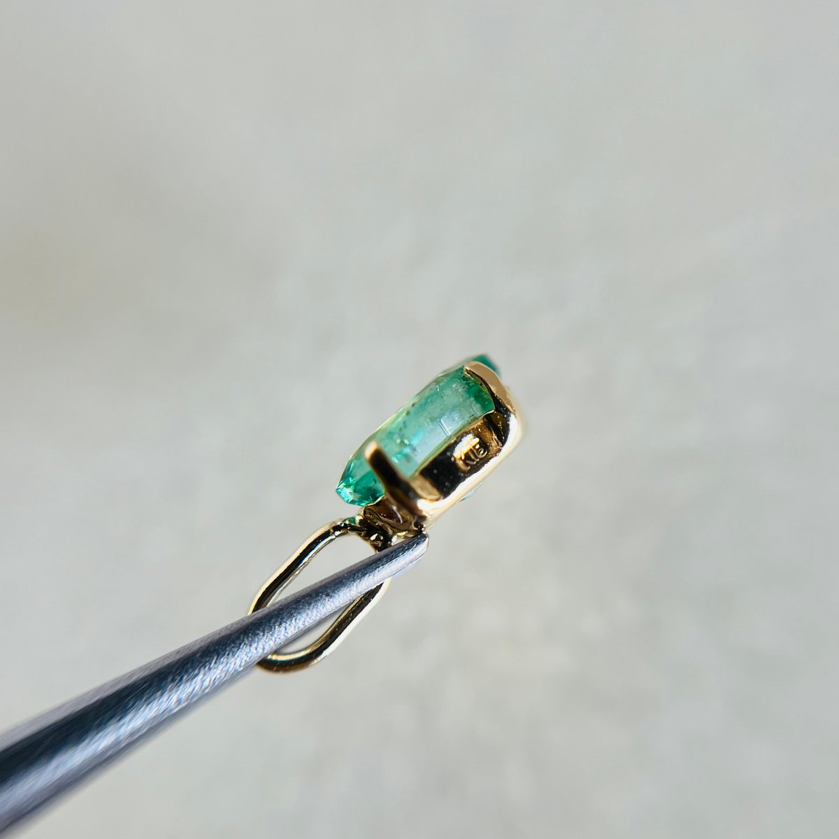 K18 エチオピア産天然エメラルド ペンダントトップ 18金イエロー