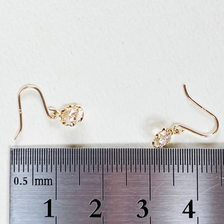 【スペシャルセール☆】 K18 天然ダイヤモンド 0.20ct デザインフックピアス　diamond