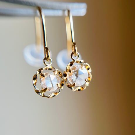 【スペシャルセール☆】 K18 天然ダイヤモンド 0.20ct デザインフックピアス　diamond