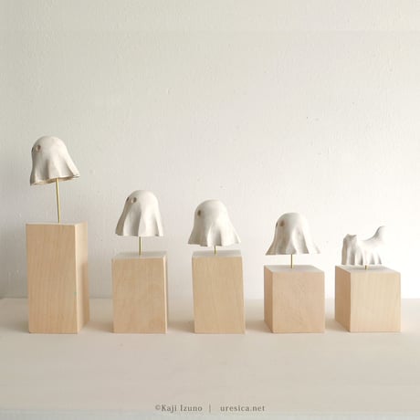 伊津野果地　木彫作品「Ghosts」