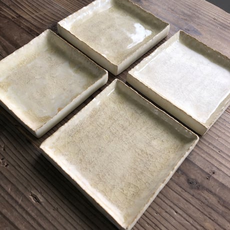 石原多見子　作品 No.73　角皿
