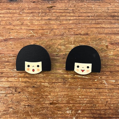 チリとチリリ ブローチ