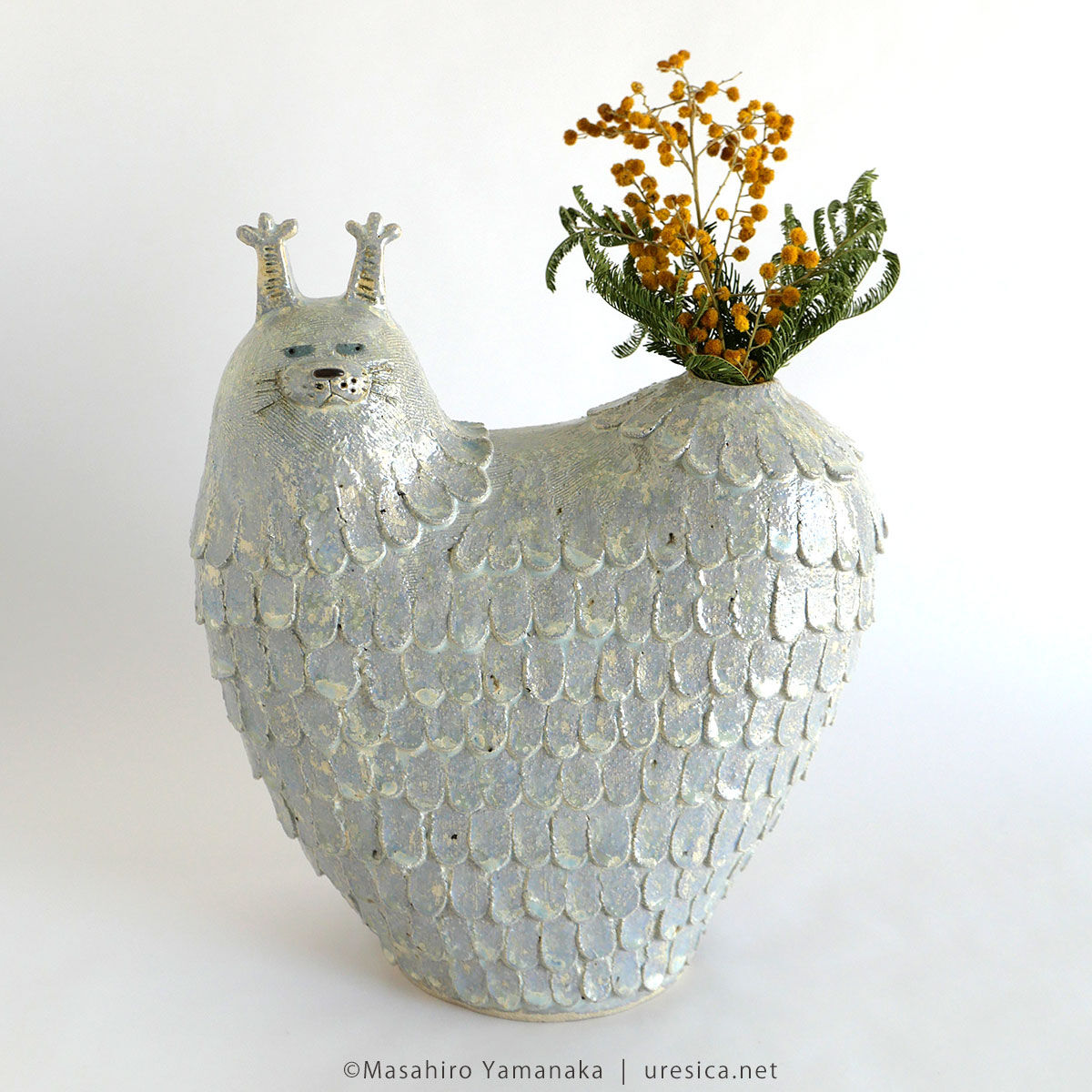IDEE 秋山花 アート 琉球ガラス 白鳥 猫 フラワーベース 山中正大 フラワーベース 白猫1 | URESICA