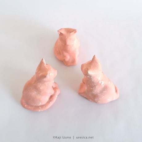 伊津野果地「Pink Diverse Cats」