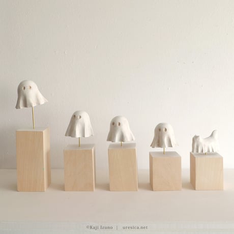 伊津野果地　木彫作品「Ghosts」