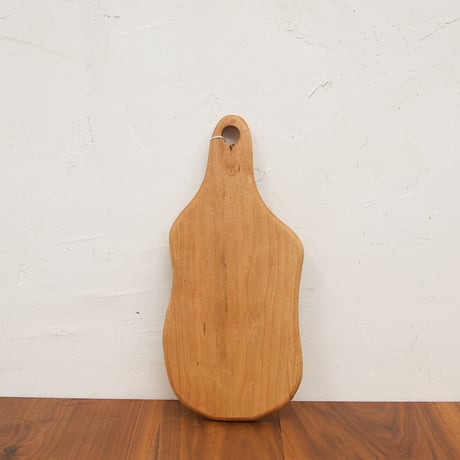 CBHK_208ひとつひとつ形が違うカッティングボード (チェリー材) 35.5×16cm