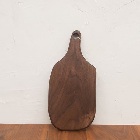 CBHK_203ひとつひとつ形が違うカッティングボード (ウォールナット材) 36.5×17.5cm