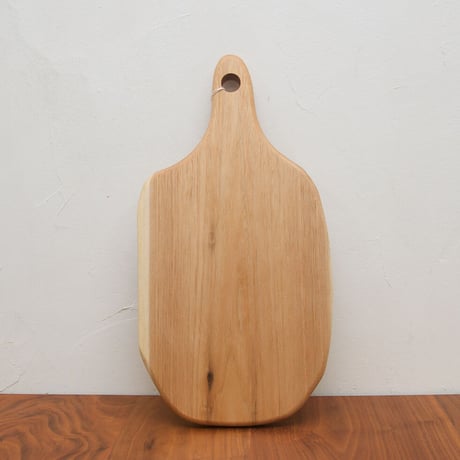 CBHK_202ひとつひとつ形が違うカッティングボード　(クルミ材)