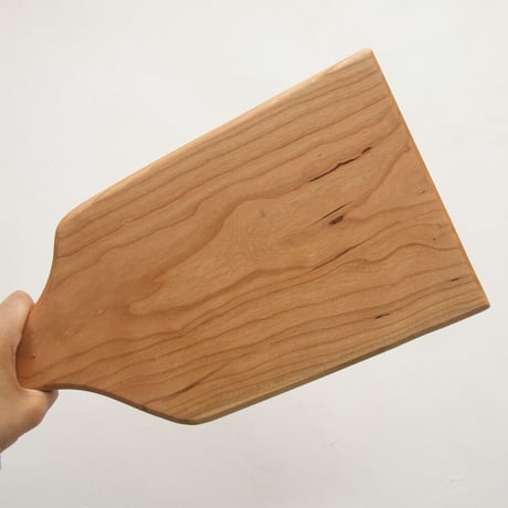 CBHK_215ひとつひとつ形が違うカッティングボード (チェリー材) 40×22.5cm