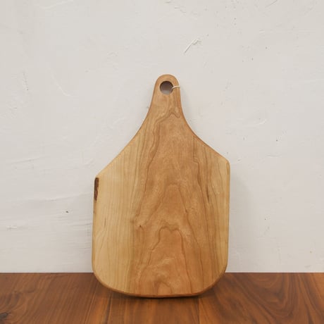CBHK_212ひとつひとつ形が違うカッティングボード (チェリー材) 35×21cm