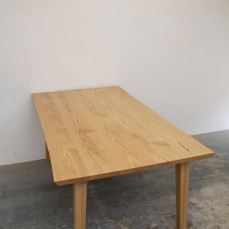 栗のテーブル⑳　栗の耳付き天板厚さ約45㎜の迫力満点、木目が大変綺麗ですよ❕ 栗のテーブル⑳ 栗の耳付き天板厚さ約45㎜の