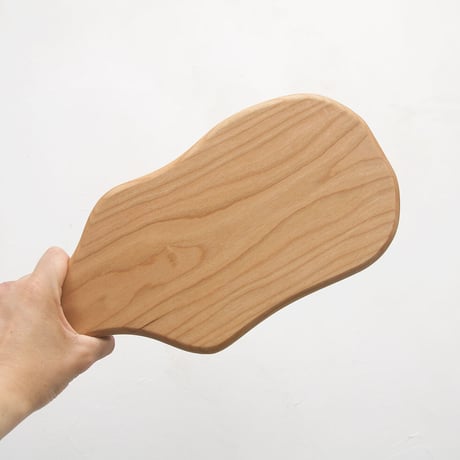 CBHK_207ひとつひとつ形が違うカッティングボード (チェリー材) 35.5×16cm