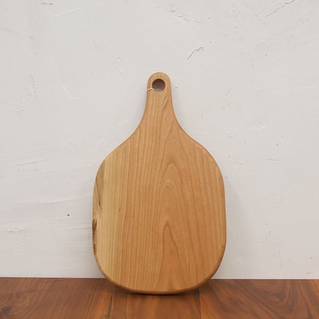 CBHK_206ひとつひとつ形が違うカッティングボード (チェリー材) 35.5×22cm