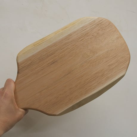 CBHK_202ひとつひとつ形が違うカッティングボード　(クルミ材)