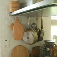 CBHK_211ひとつひとつ形が違うカッティングボード (チェリー材) 34.5×15.5cm