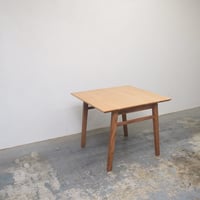 D192 レッドオーク材スクエアテーブル