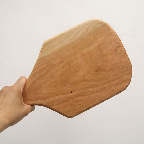 CBHK_212ひとつひとつ形が違うカッティングボード (チェリー材) 35×21cm